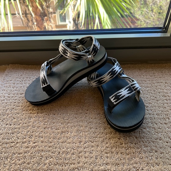 EUC Teva Midform Universal Sandal - Picture 2 of 7
